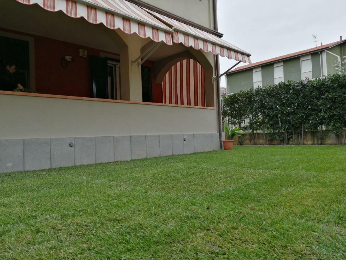 Casa Vacanze Alba Villa Romito Magra Esterno foto
